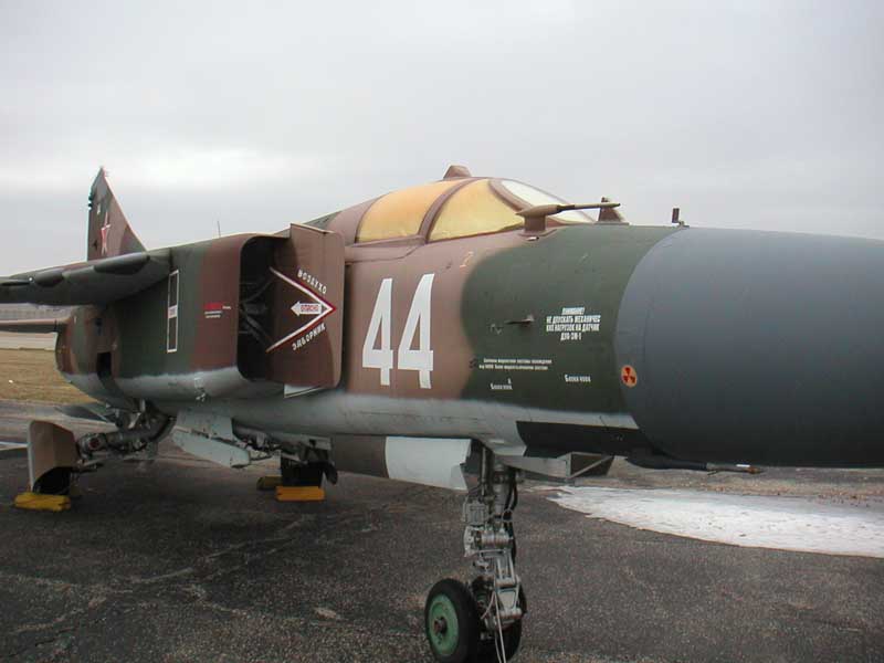 002-mig23
