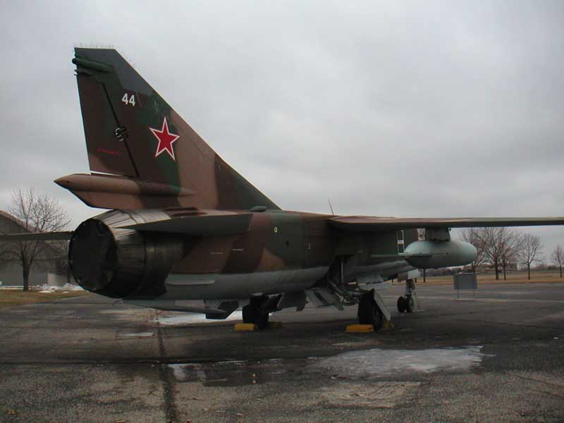 004-mig23