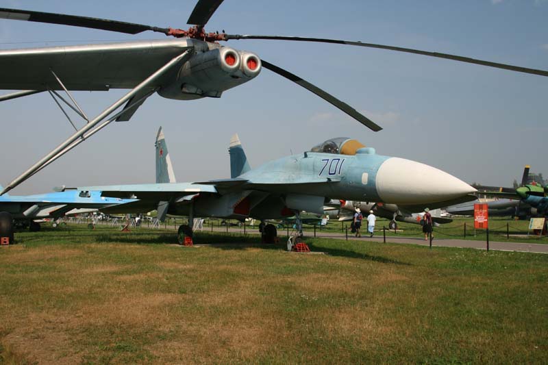 006_Su-35