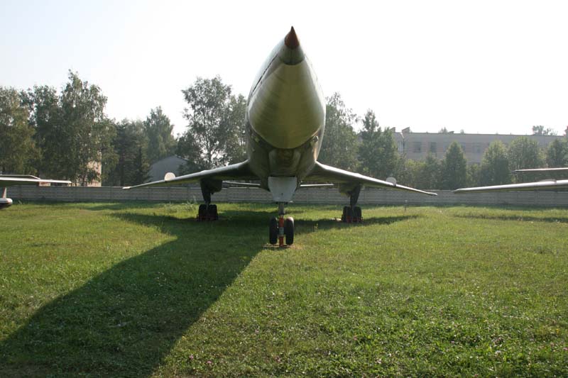 015_Tu-22