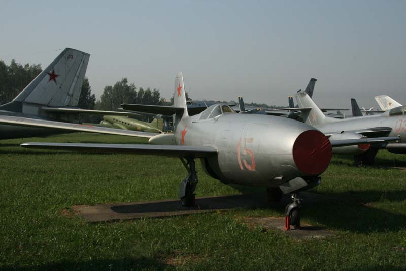 096_Yak-23