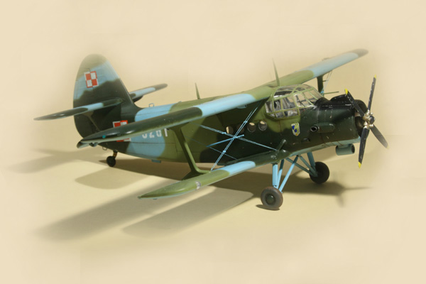 Trumpeter 01602 - Modellino Antonov An-2 Colt / Nanchang Y-5 In Scala 1:72, Plastica Da Montare